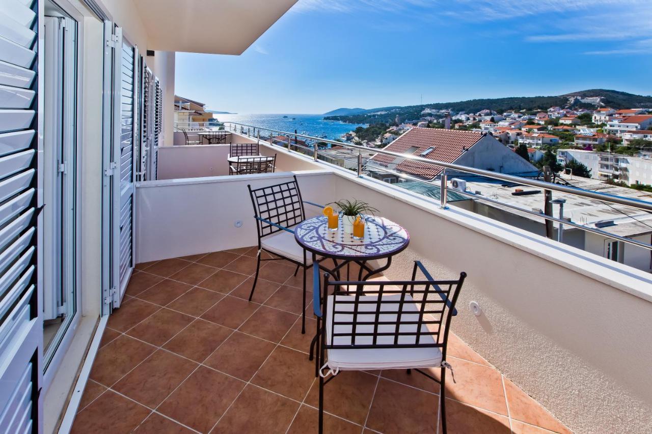 Apartments And Rooms Marija Hvar Town Exterior photo
